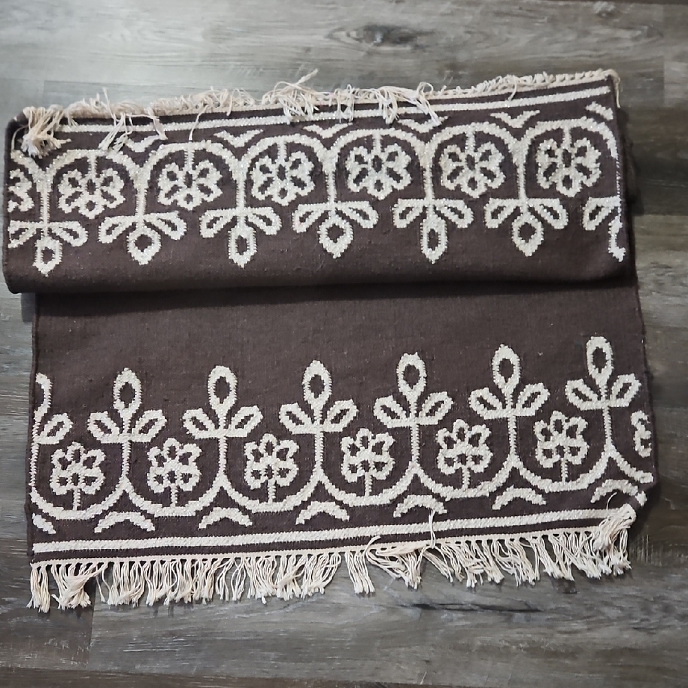 Pottery Barn Kids Brown and Cream Floral Rug
